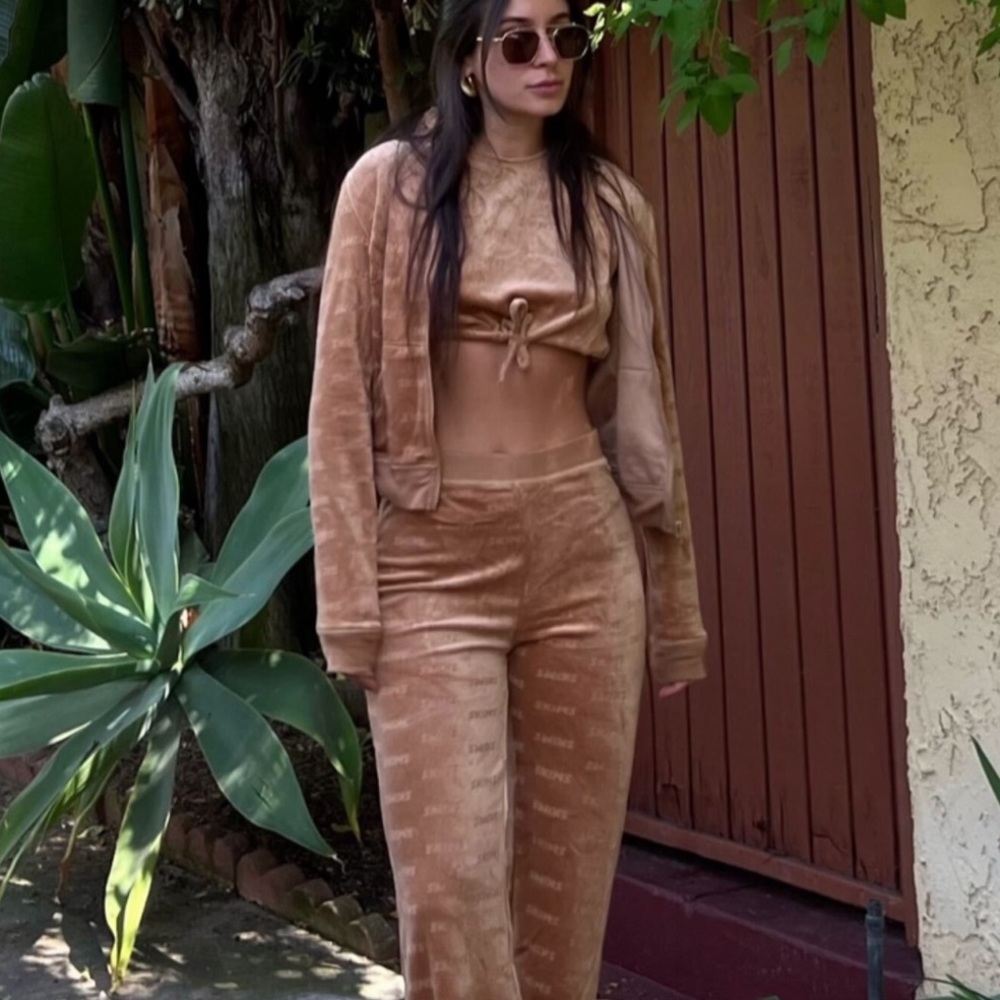 🆕SKIMS LIMITED EDITION CAMEL LOGO VELOUR ZIP UP HOODIE & PANTS SET LONG-SLEEVE